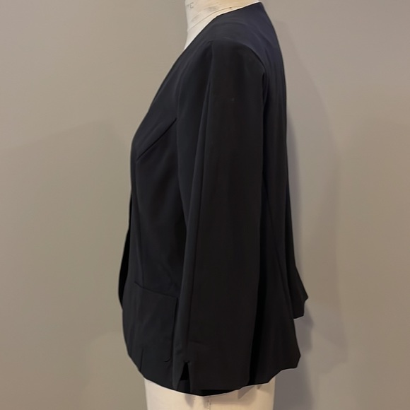 Sag Harbor Black 3/4 sleeve Blazer - Picture 3 of 7